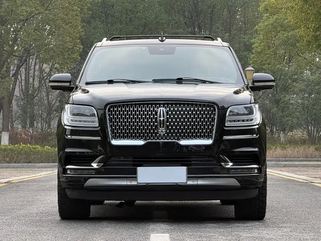 Lincoln Navigator 2022 — фото 2