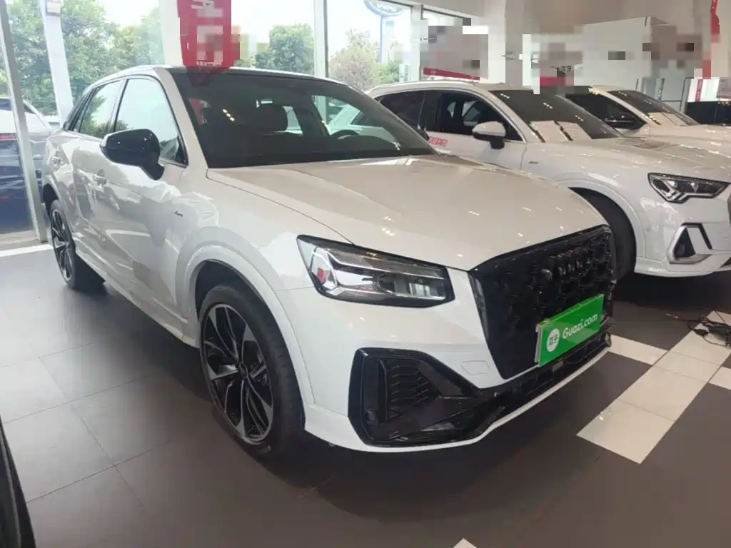 Audi Q2L 2024