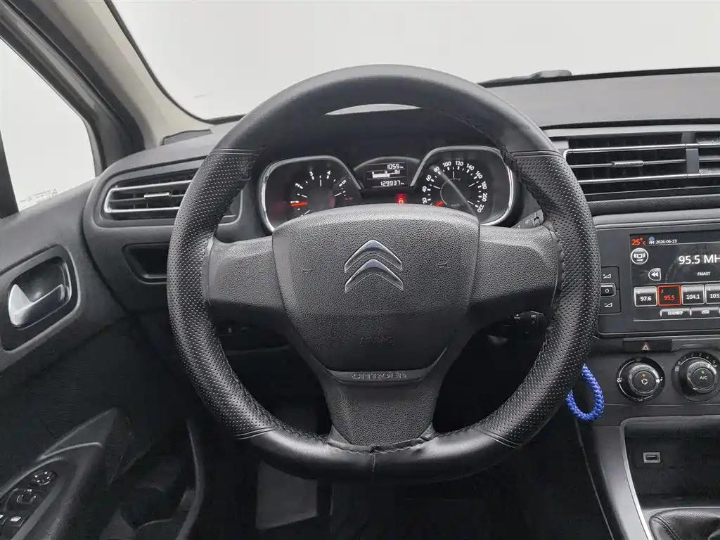 Citroen C4 2015 — фото 11