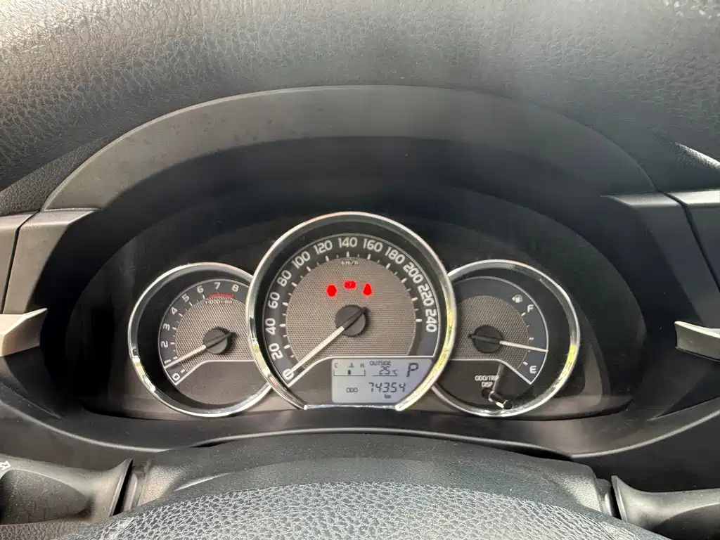 Toyota Corolla 2015 — фото 10