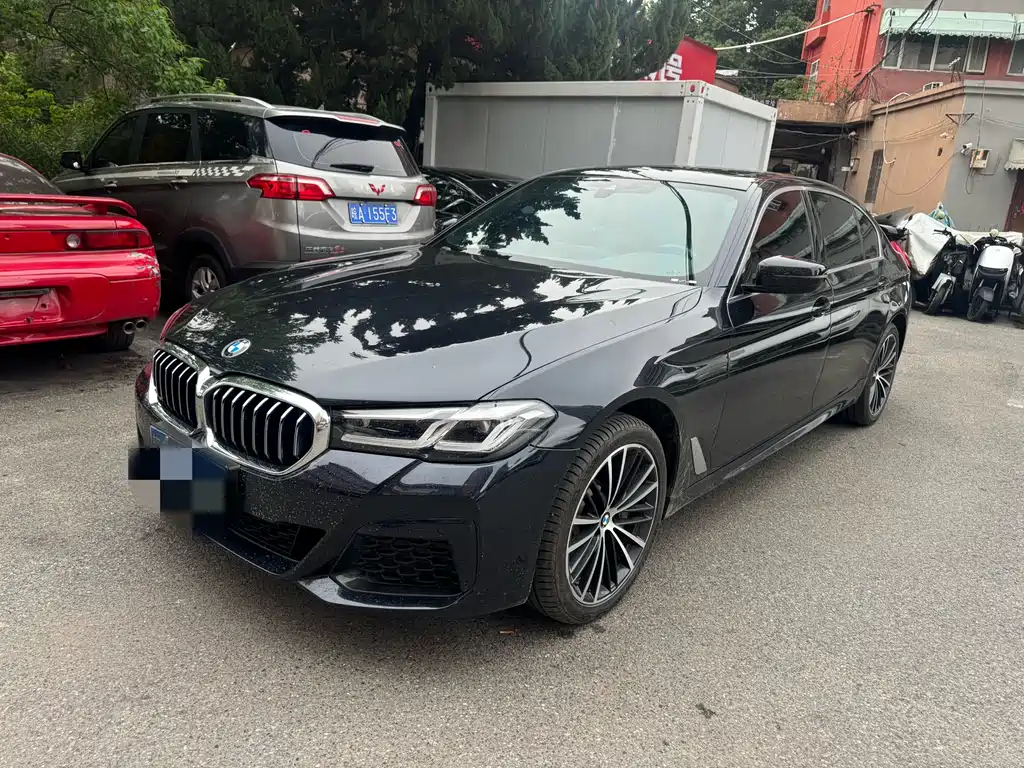 BMW 5 Series 2023 — фото 1