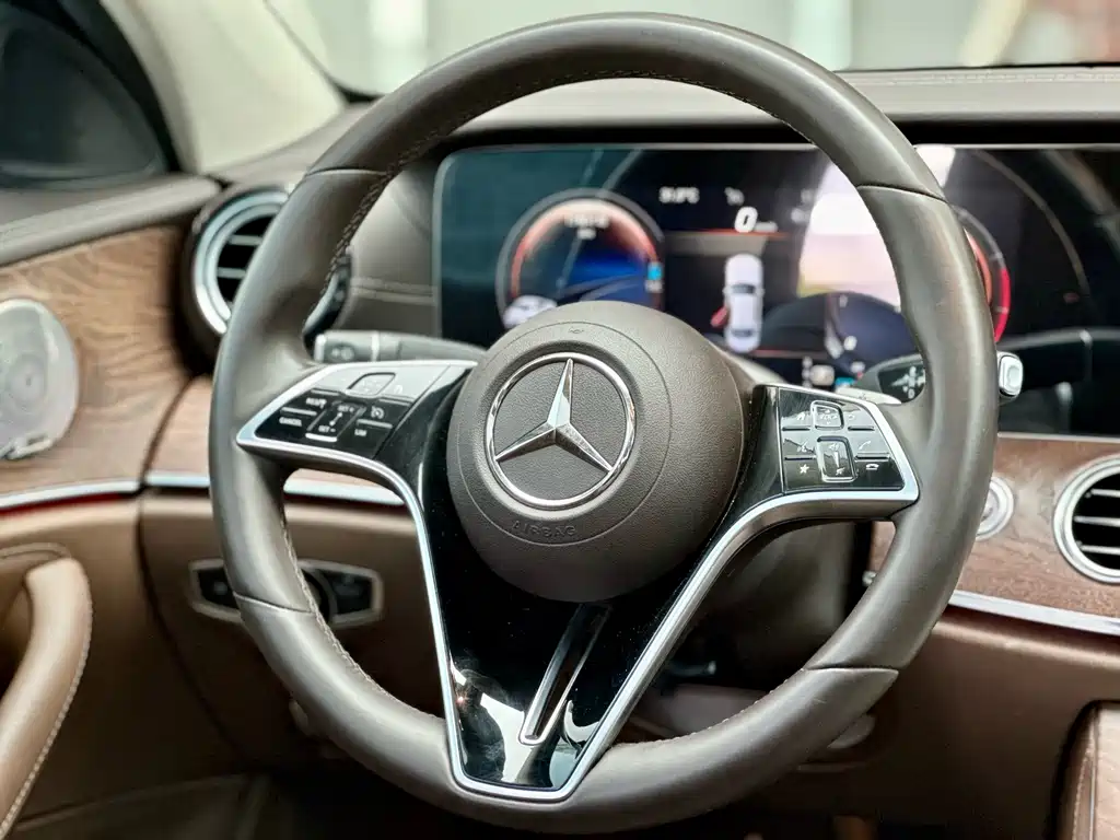 Mercedes-Benz E-Class 2021 — фото 9