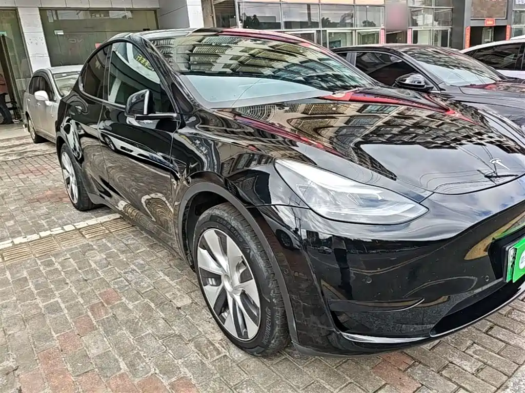 Tesla Model Y 2023 — фото 4
