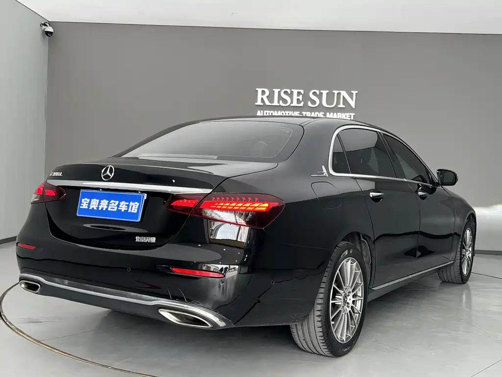 Mercedes-Benz E-Class 2023 — фото 20