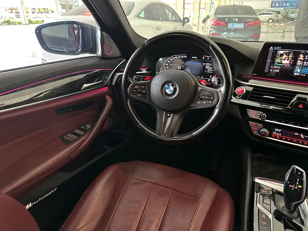 BMW 5 Series 2020 — фото 14