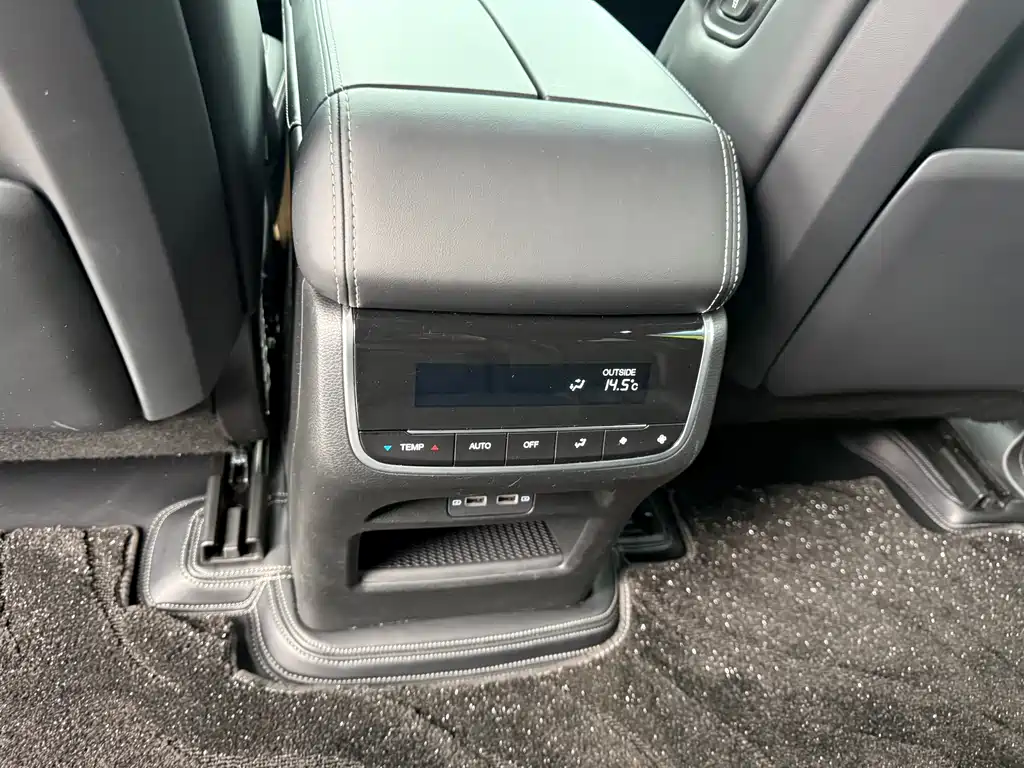 GAC Motor Trumpchi GS8 2023 — фото 34
