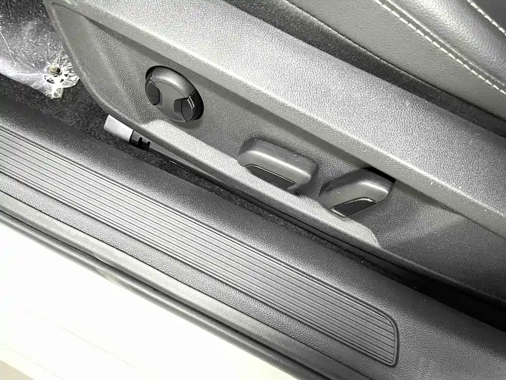 Volkswagen Passat 2022 — фото 17