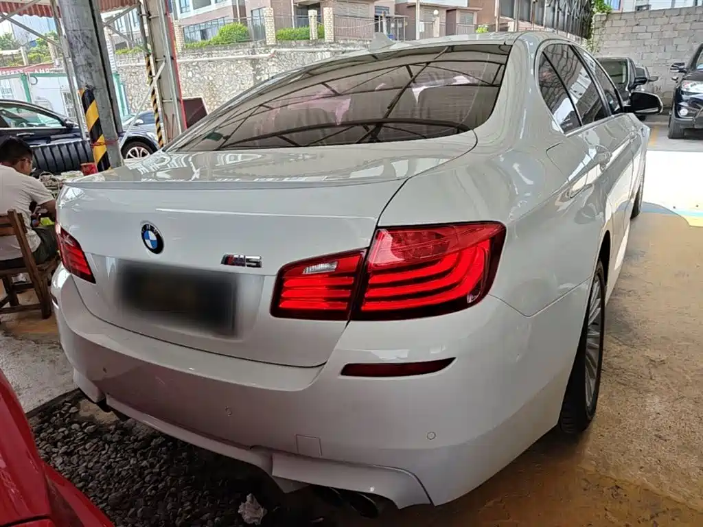BMW 5 Series 2015 — фото 6