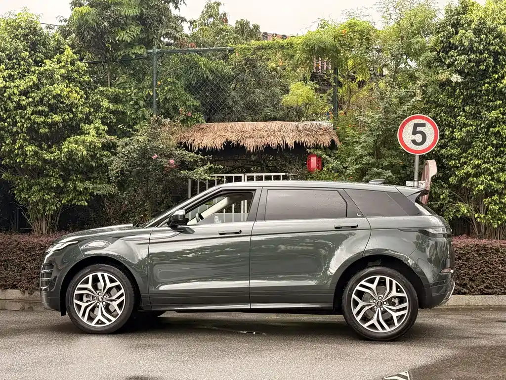 Land Rover Range Rover Evoque 2023 — фото 7
