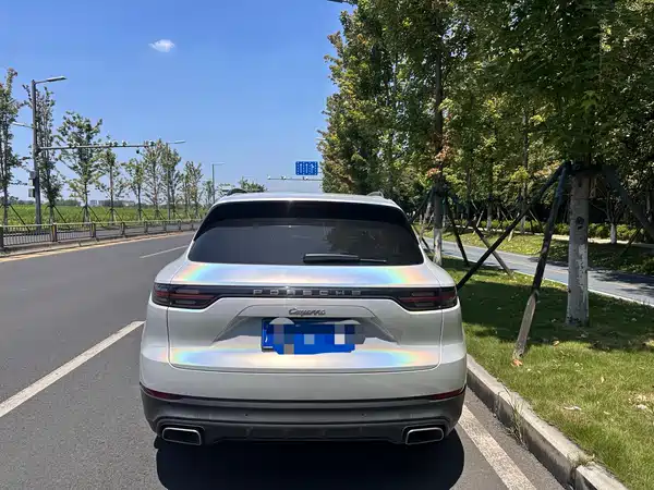 Porsche Cayenne 2022