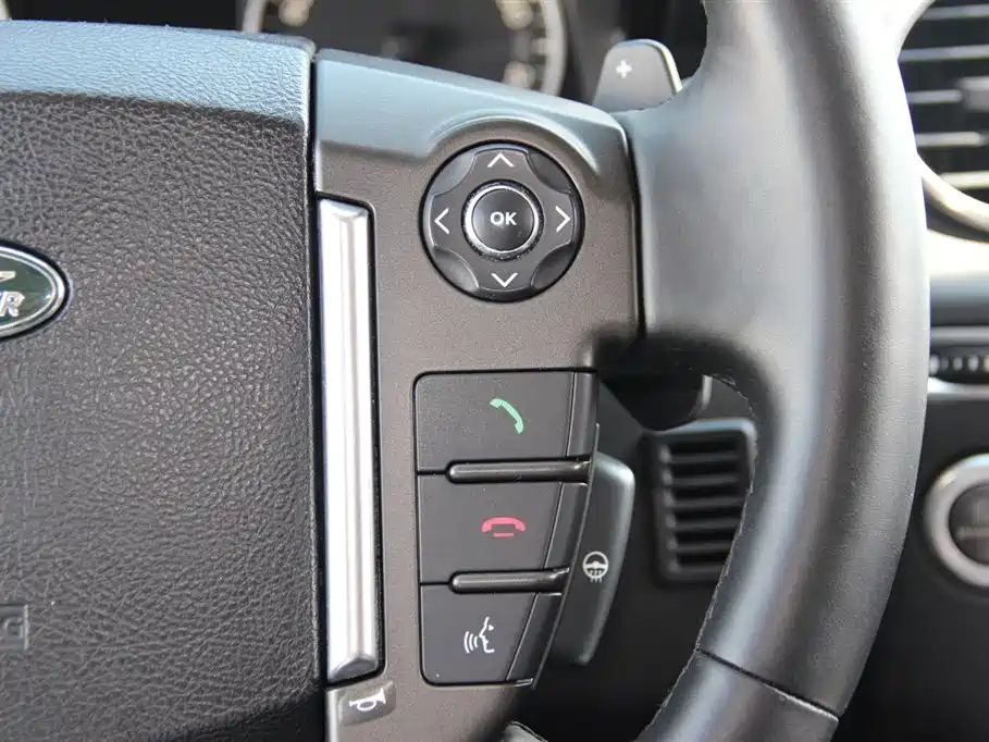 Land Rover Discovery 2015 — фото 19