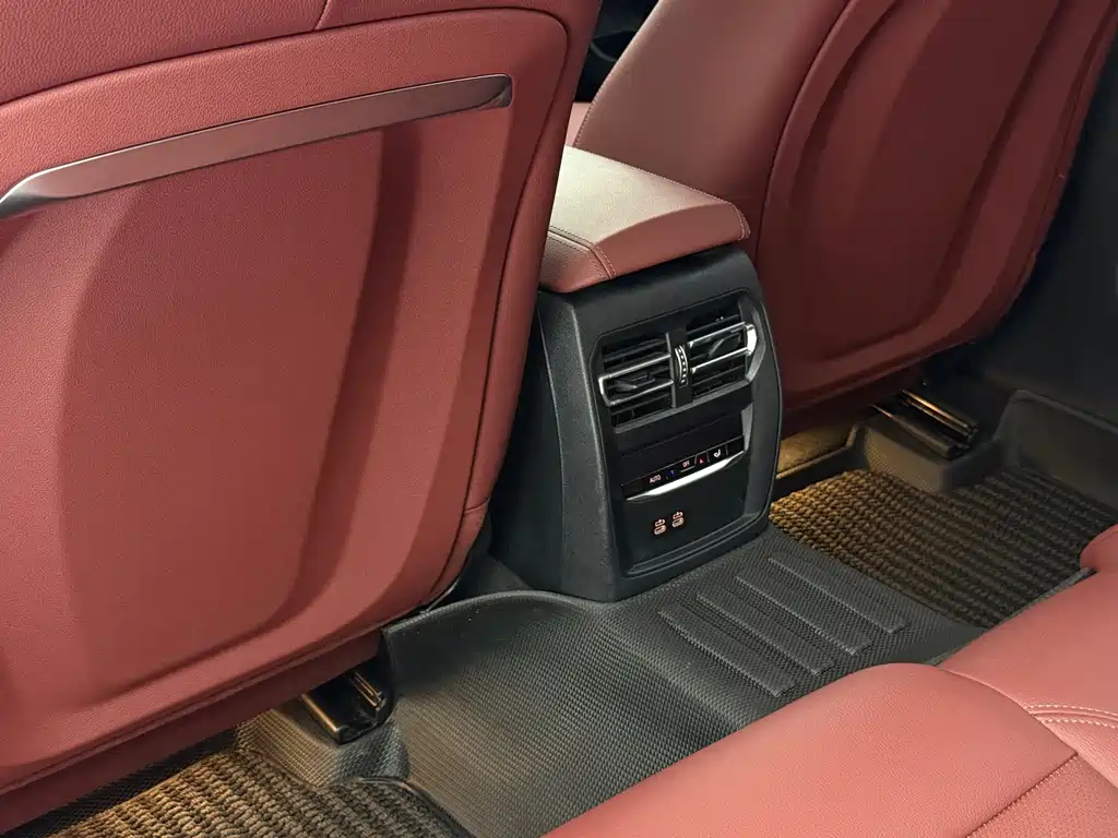 BMW 3 Series 2023 — фото 15