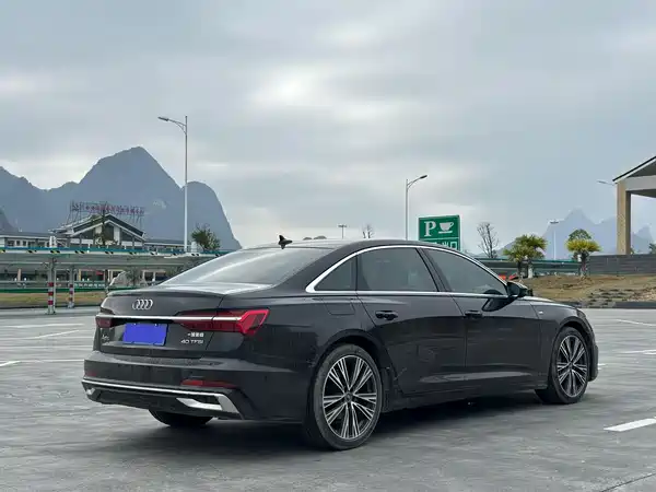 Audi A6L 2022