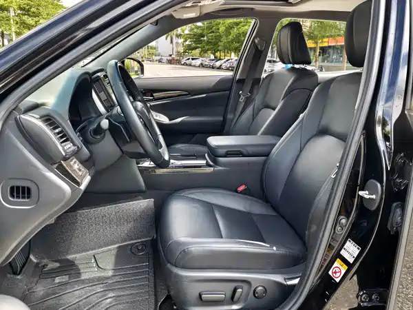 Toyota Crown 2018