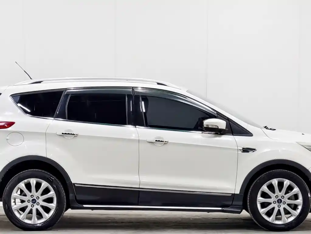Ford Kuga 2014 — фото 8