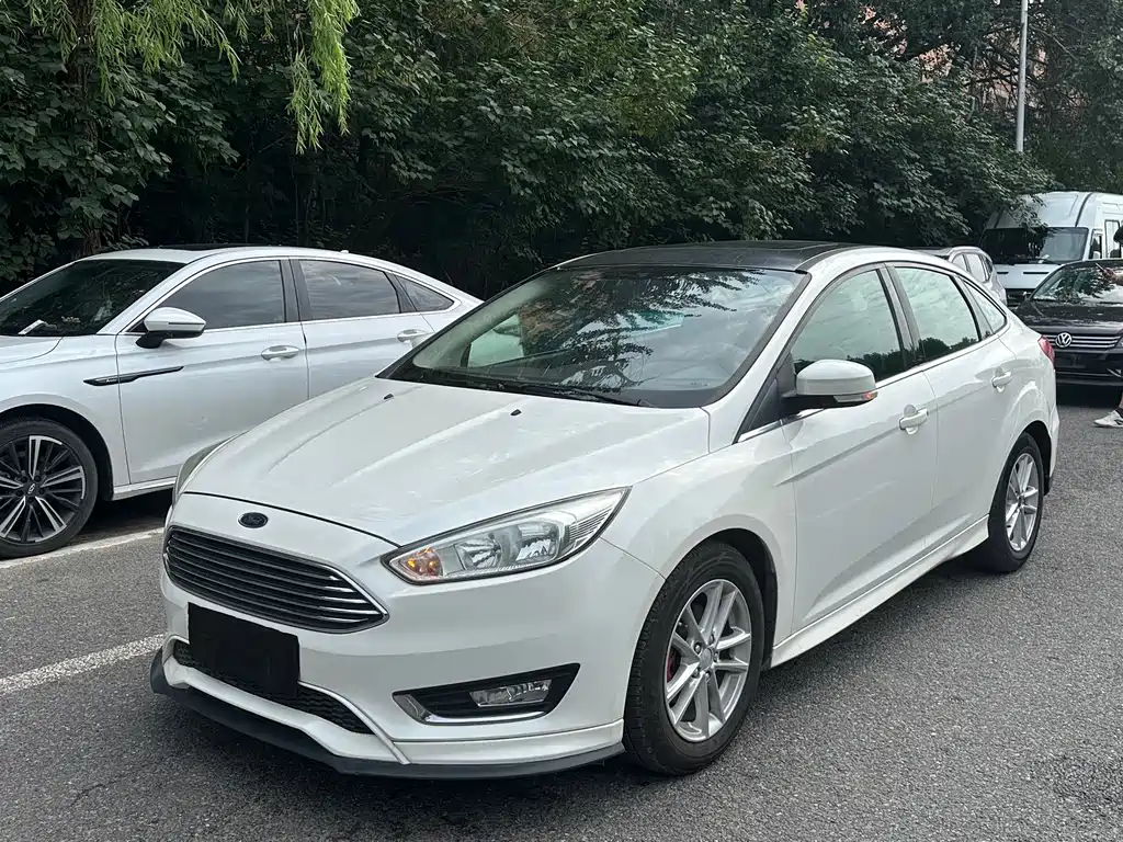 Ford Focus 2017 — фото 1
