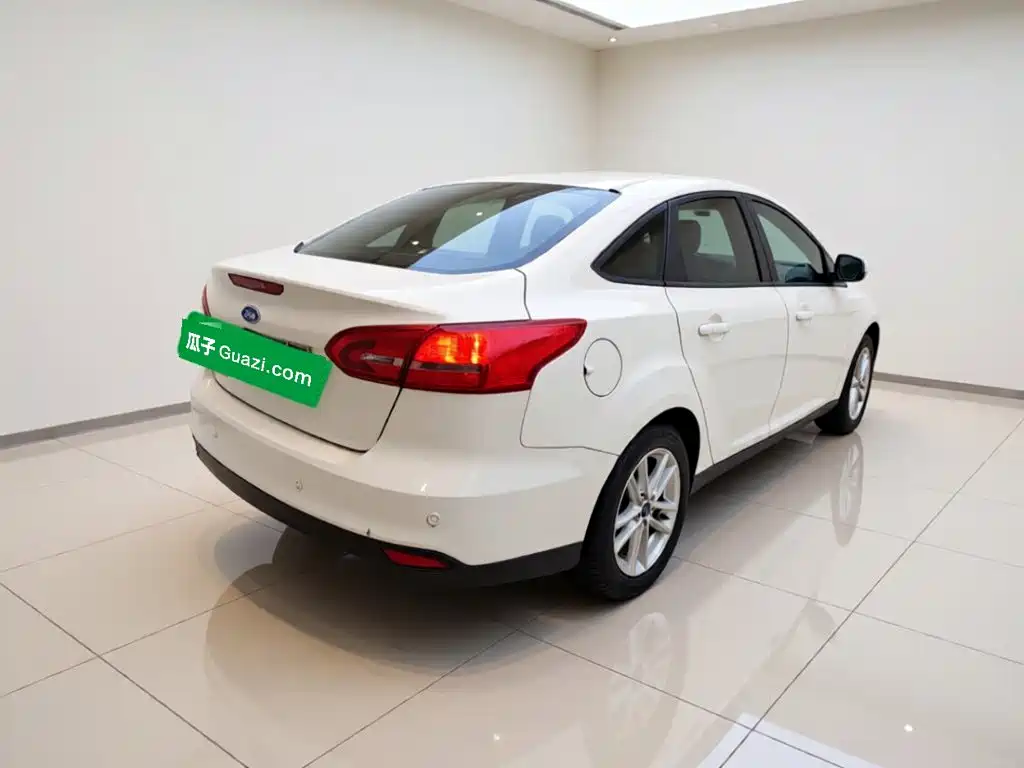 Ford Focus 2015 — фото 4