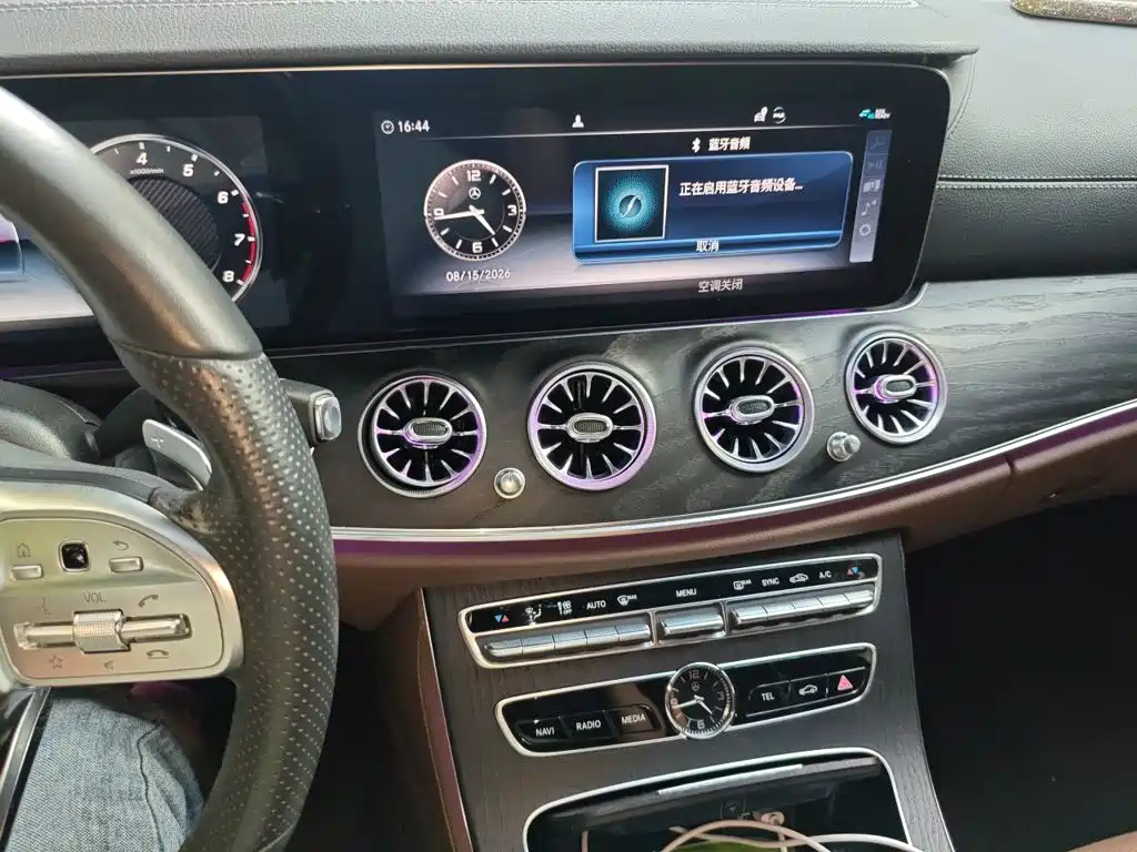 Mercedes-Benz E-Class 2020 — фото 14