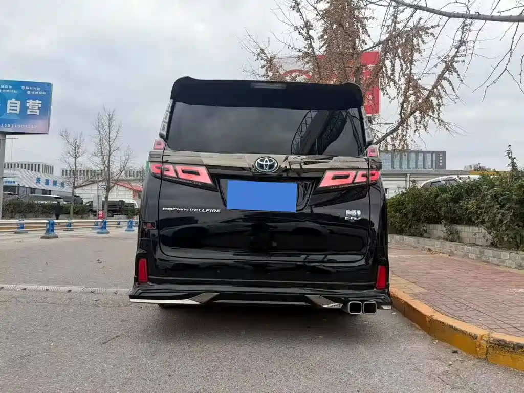Toyota Vellfire 2023 — фото 6