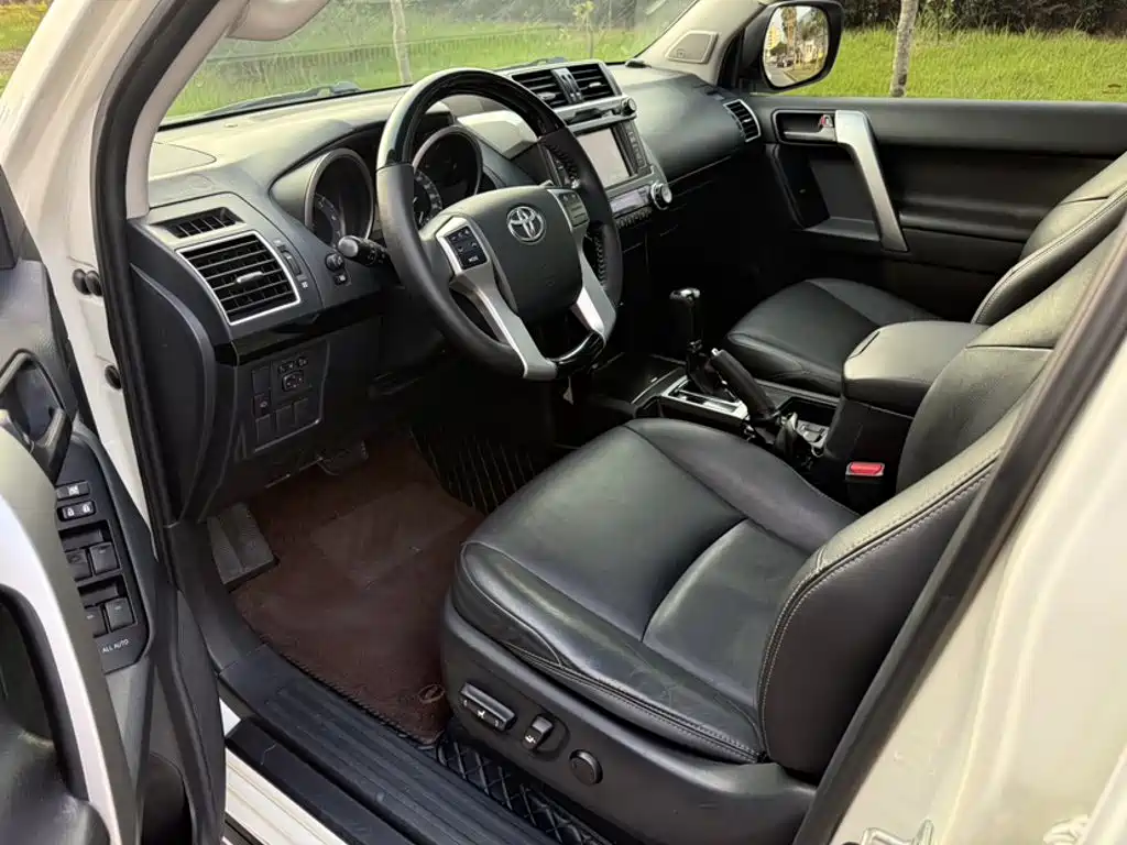 Toyota Prado 2016 — фото 13