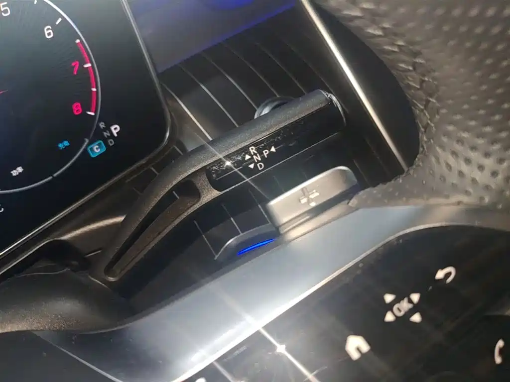 Mercedes-Benz C-Class 2023 — фото 14