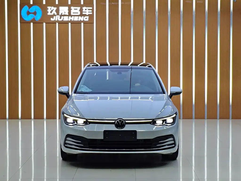 Volkswagen Golf 2021