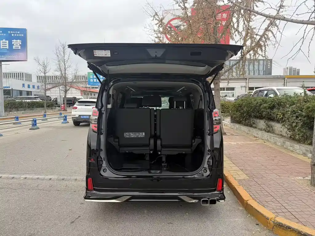 Toyota Vellfire 2023 — фото 11