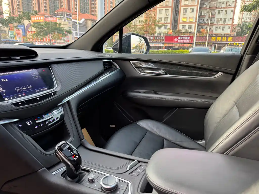 Cadillac XT5 2020 — фото 10