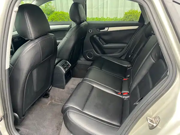 Audi A4L 2015
