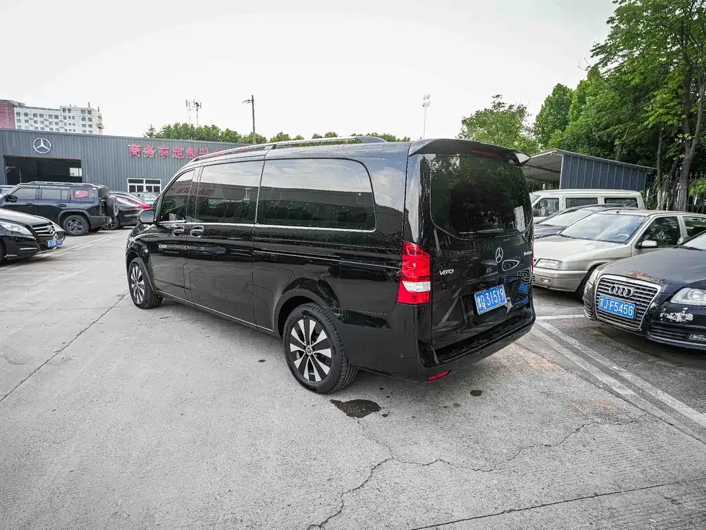 Mercedes-Benz Vito 2023 — фото 10