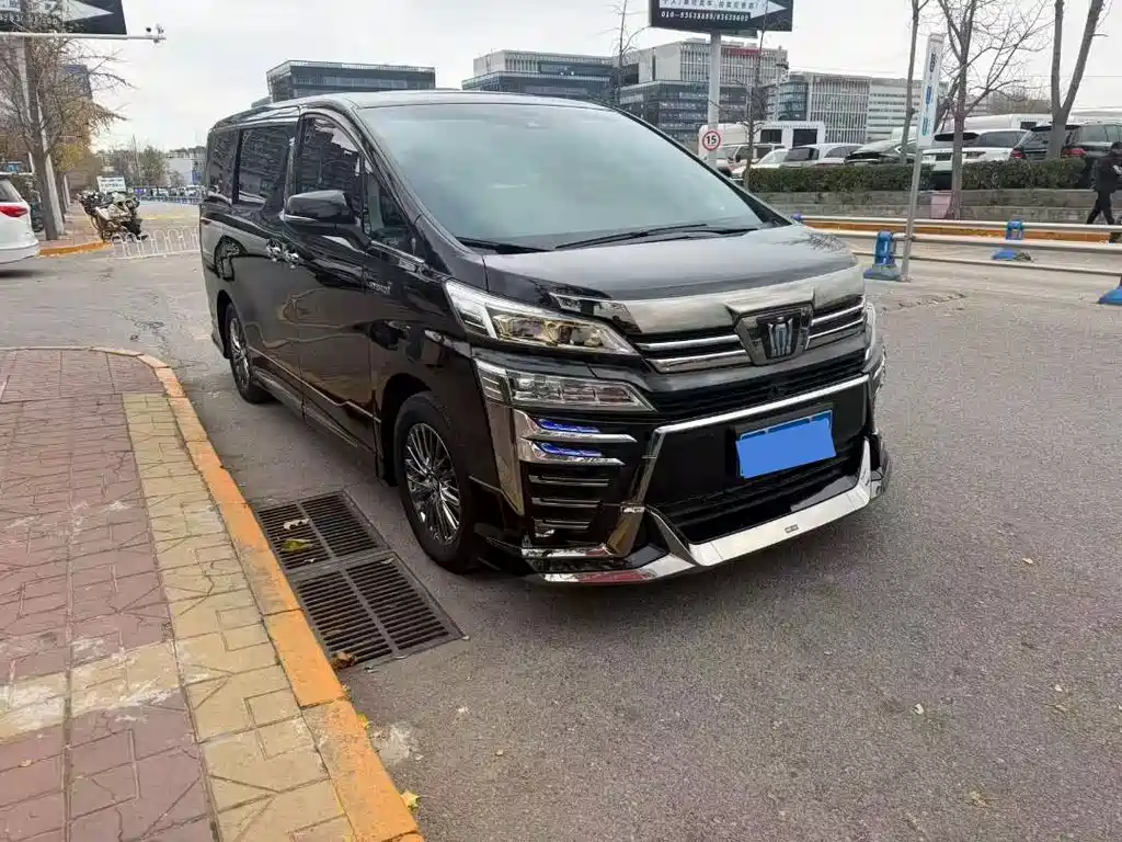 Toyota Vellfire 2023 — фото 4