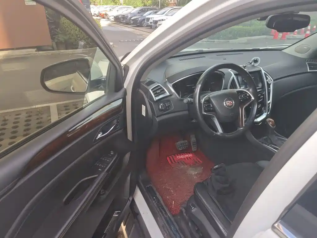 Cadillac SRX 2014 — фото 17