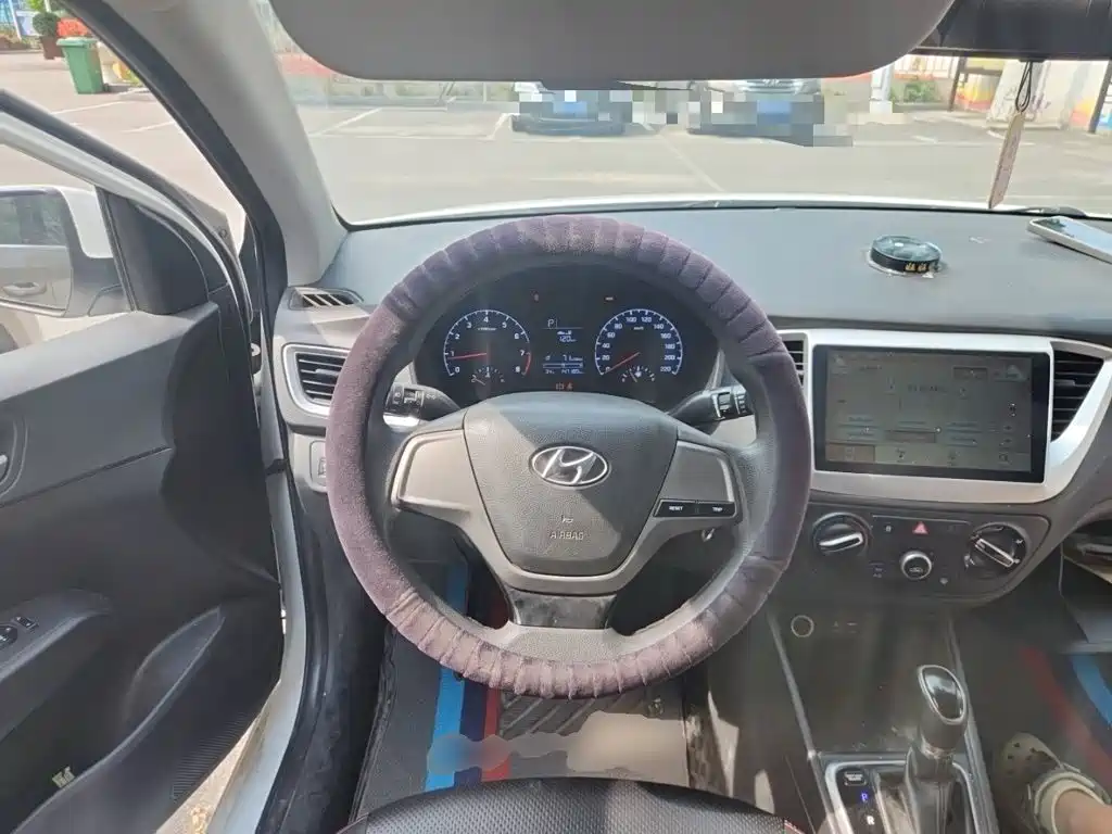 Hyundai Verna 2017 — фото 6