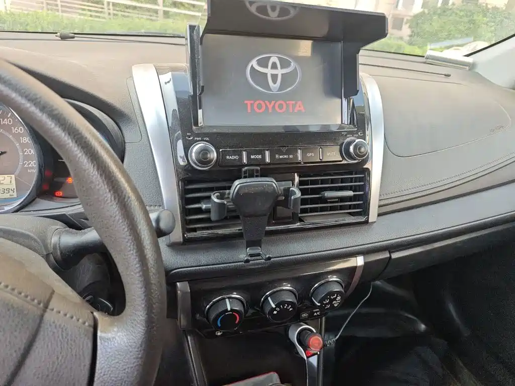 Toyota Vios 2015 — фото 9