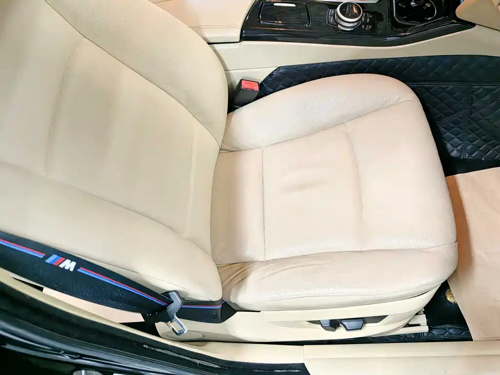 BMW 5 Series 2012 — фото 10