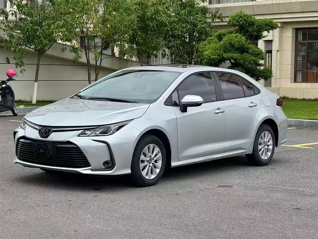 Toyota Corolla 2019 — фото 2