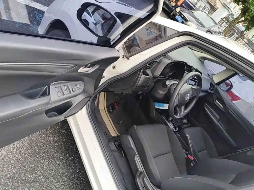 Honda Fit 2018 — фото 16