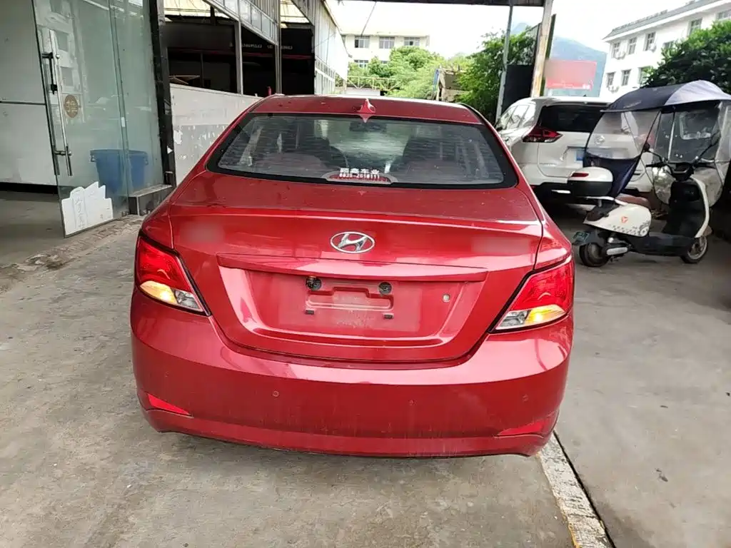 Hyundai Verna 2015