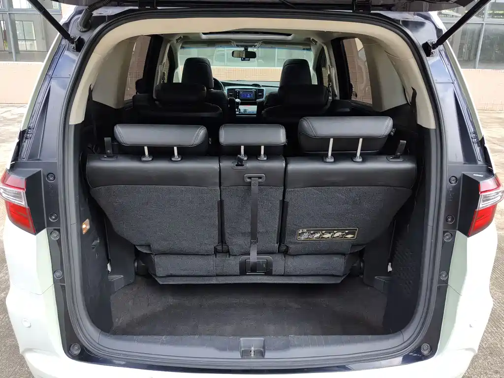 Honda Odyssey 2015 — фото 25