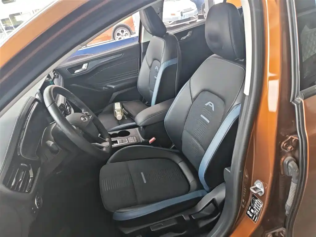 Ford Focus 2021 — фото 15