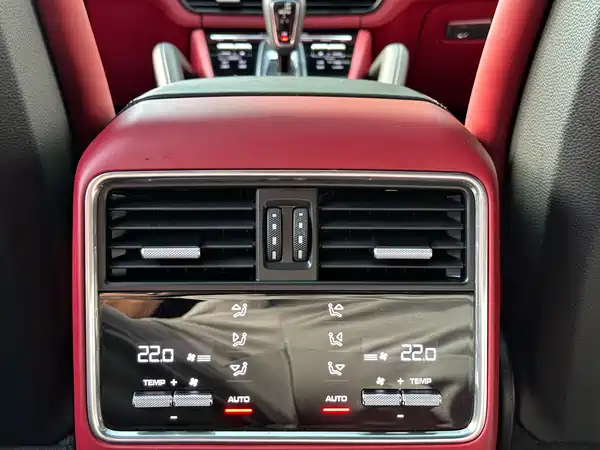Porsche Cayenne 2023