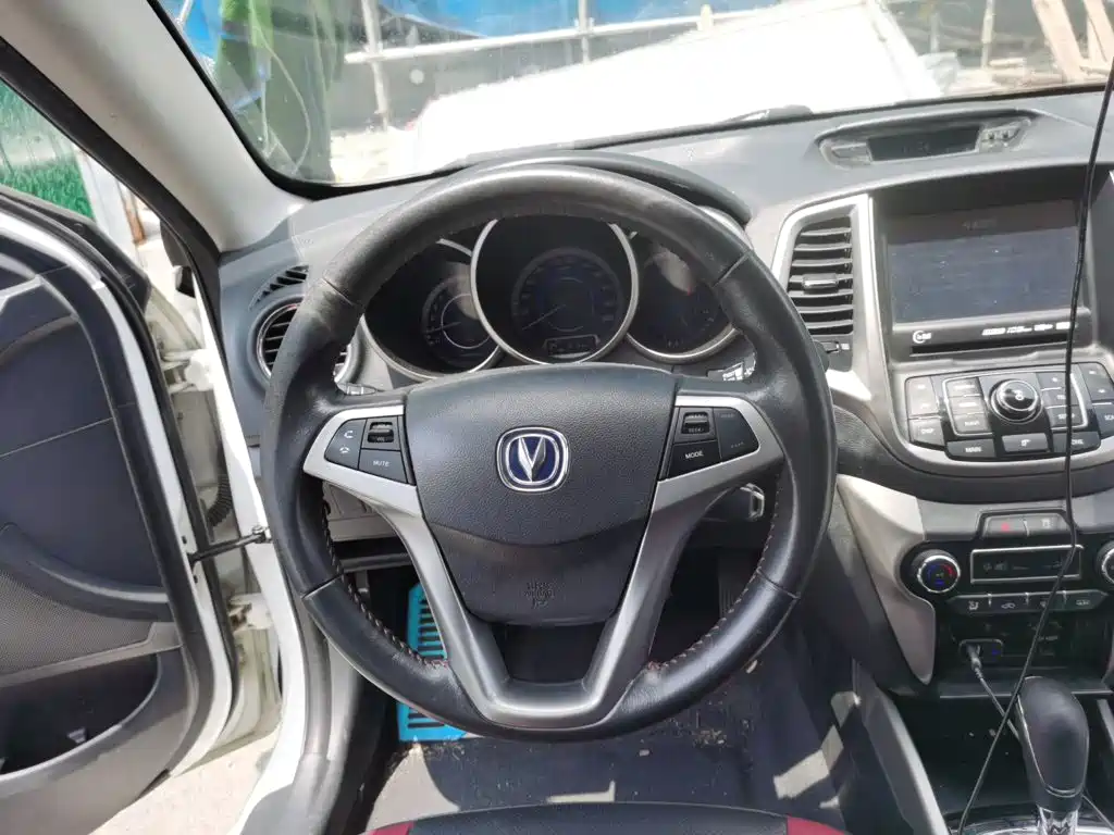 Changan Eado XT 2015 — фото 6