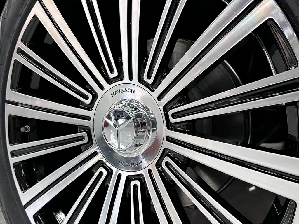 Mercedes-Benz GLS — фото 5