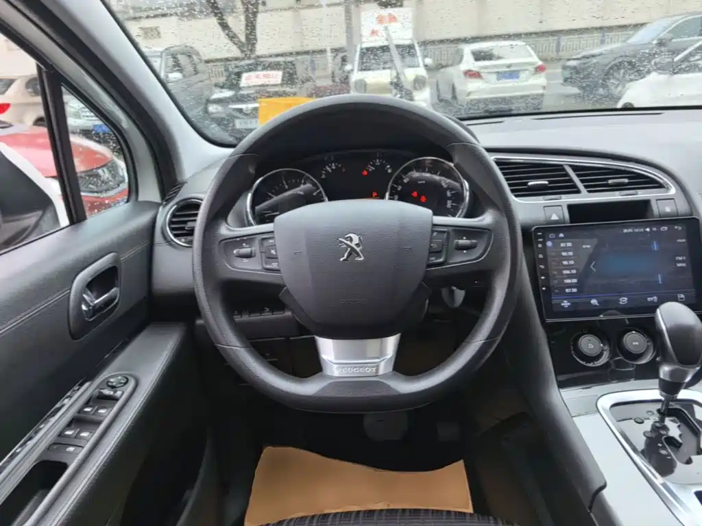 Peugeot 3008 2017 — фото 11