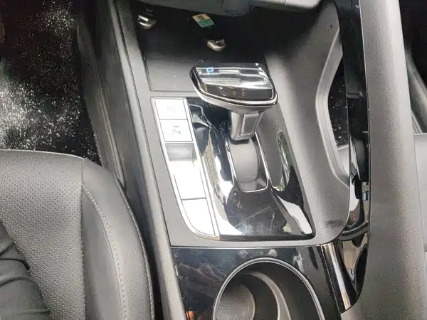 Hyundai Elantra 2024