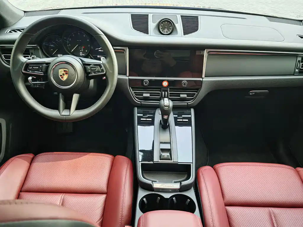 Porsche Macan 2024 — фото 15