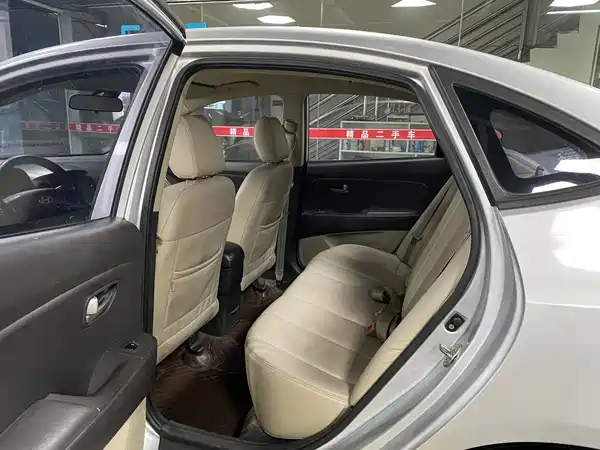 Hyundai Yuedong 2013
