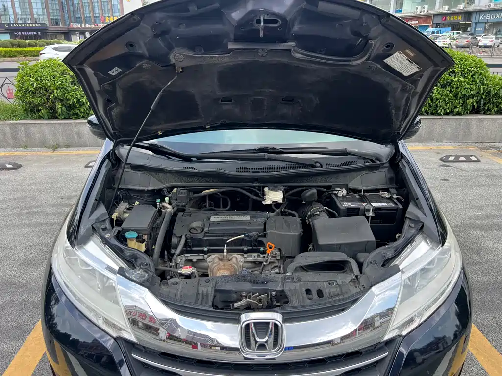 Honda Odyssey 2015 — фото 24