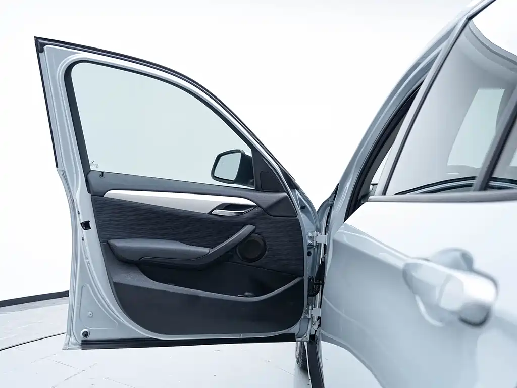 BMW X1 2013 — фото 14