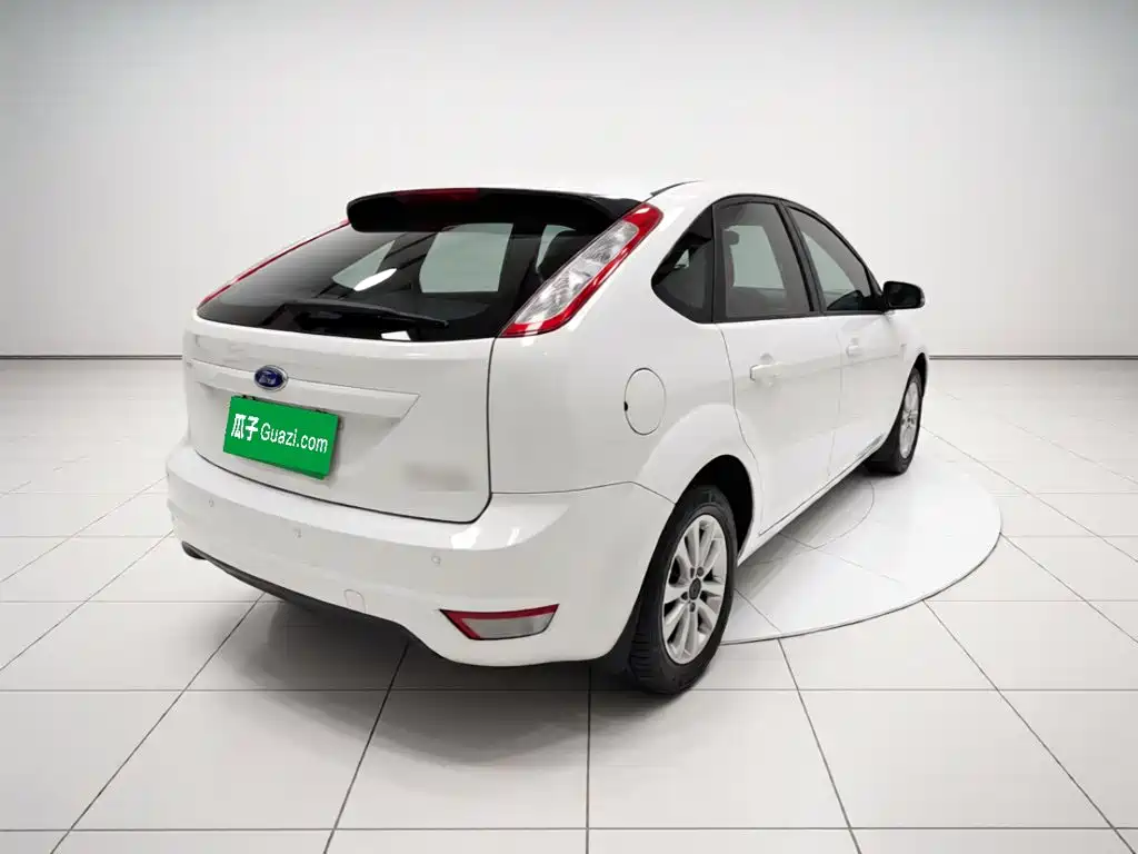 Ford Focus 2014 — фото 6